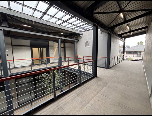 156M² OFFICE TO LET IN DURBANVILLE CENTRAL